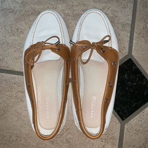 Sperry white leather loafer